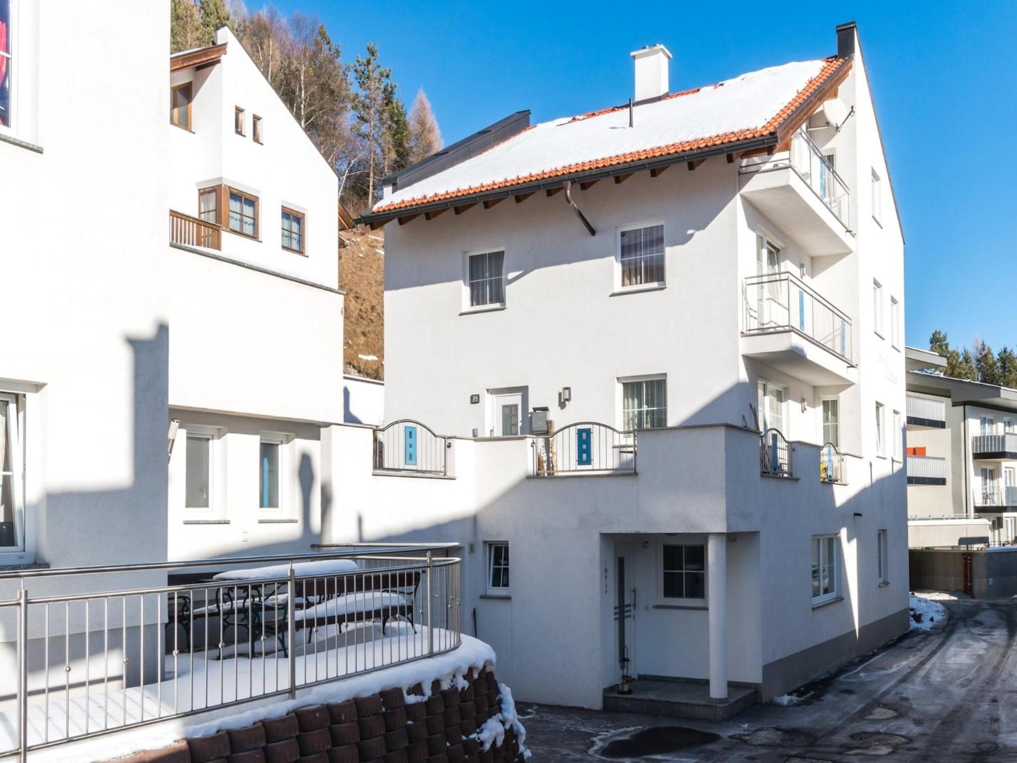 Modern Apartment In Fiss At Ski Bus Stop Exteriör bild